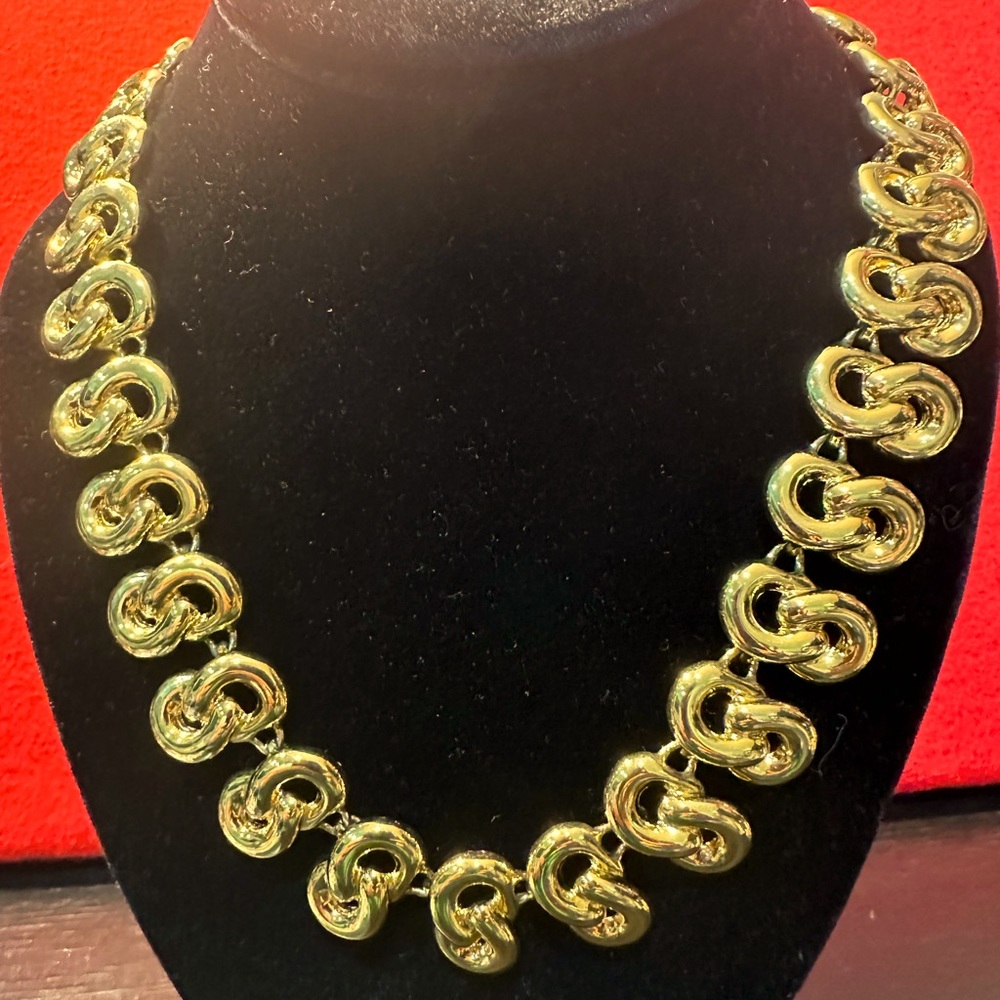 AK II Golden Necklace